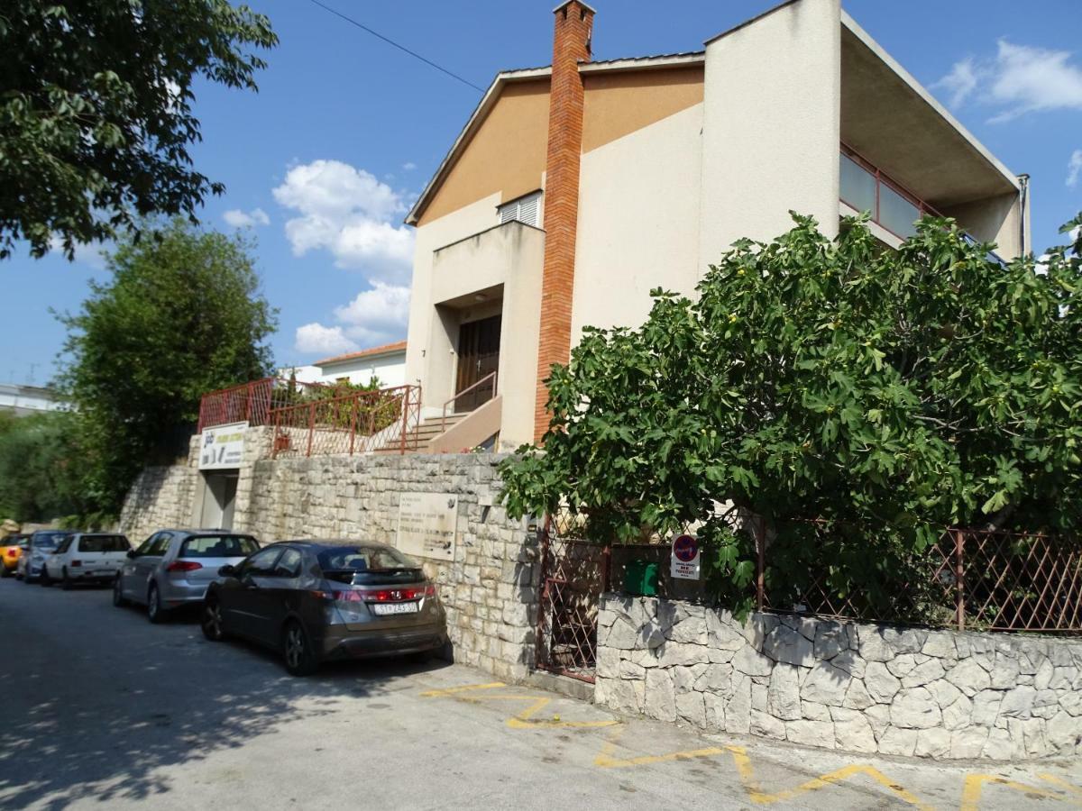 Job Studio Apartments سبليت المظهر الخارجي الصورة